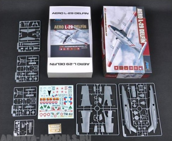 88002 Самолет Aero l-29 Delfin (AMK) 1/48 AMK